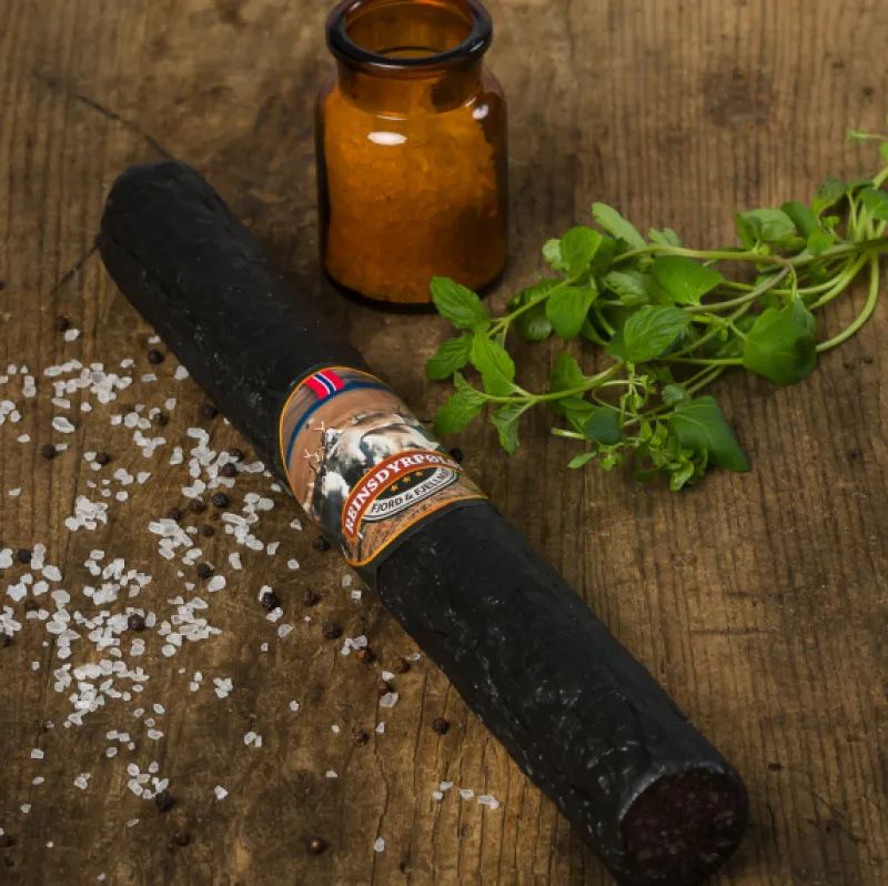 New Spekebua Reindyrpølse 500g ( Fjord og Fjellmat)